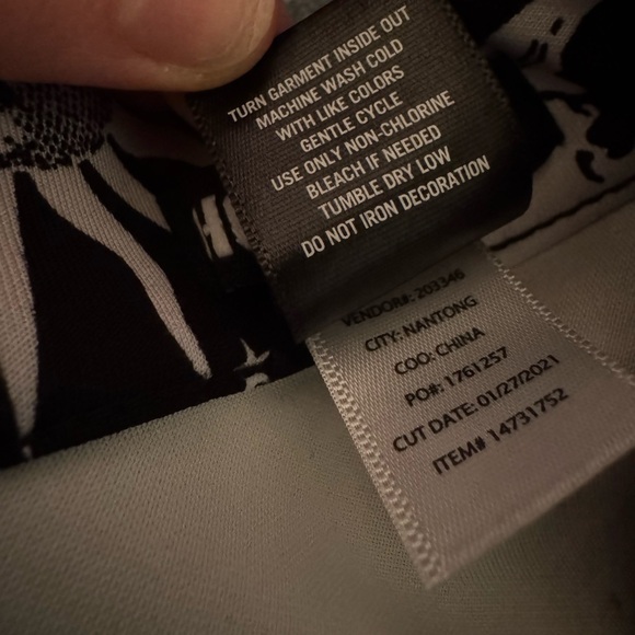 Hot Topic Black and White Celestial Skater Skirt 🌙💫⭐️🌟☀️ - Picture 9 of 9